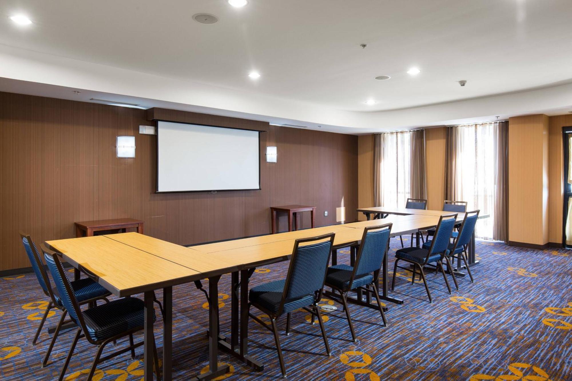 คอร์ตยาร์ด แอนทาริโอ แรนโช คูคามอนกา Hotel แรนโชคูคามอนกา ภายนอก รูปภาพ