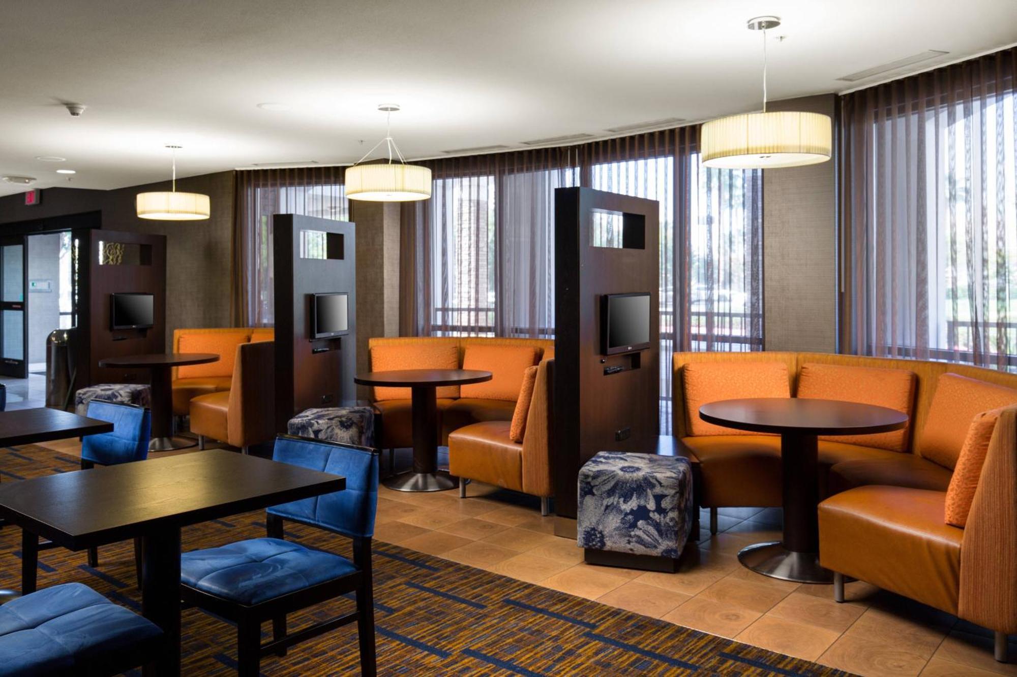 คอร์ตยาร์ด แอนทาริโอ แรนโช คูคามอนกา Hotel แรนโชคูคามอนกา ภายนอก รูปภาพ