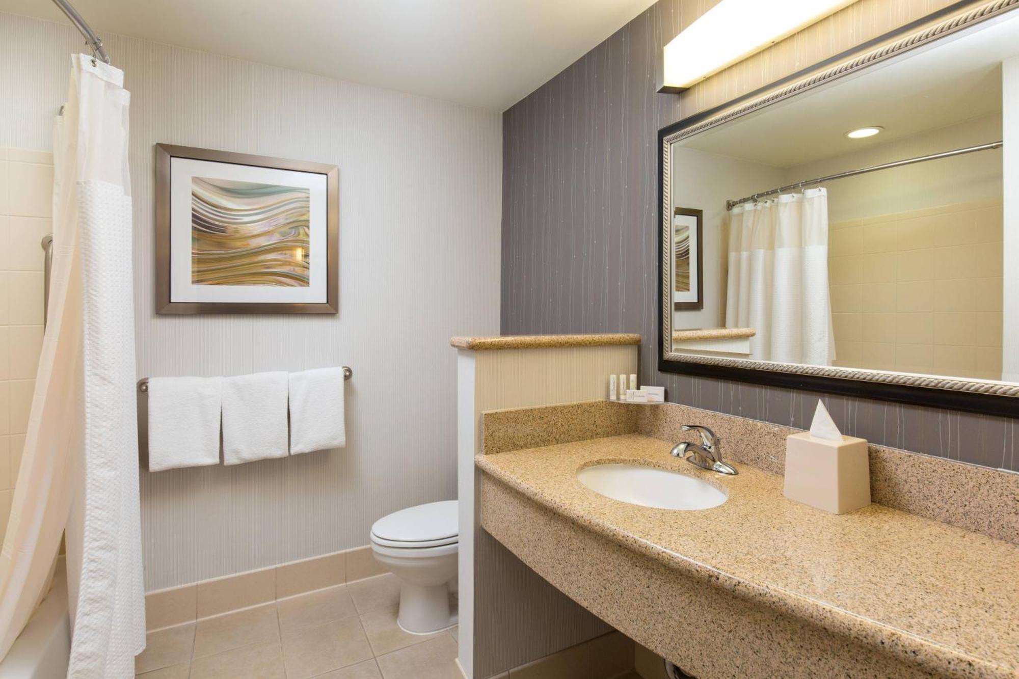 คอร์ตยาร์ด แอนทาริโอ แรนโช คูคามอนกา Hotel แรนโชคูคามอนกา ภายนอก รูปภาพ